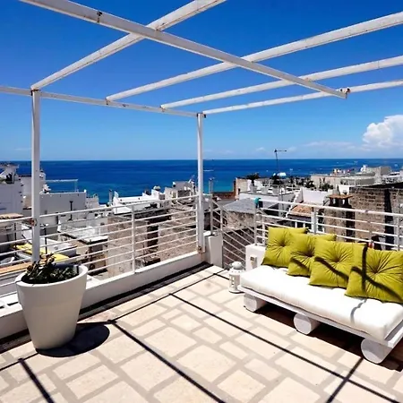 Elamar Bed & Breakfast 3*
