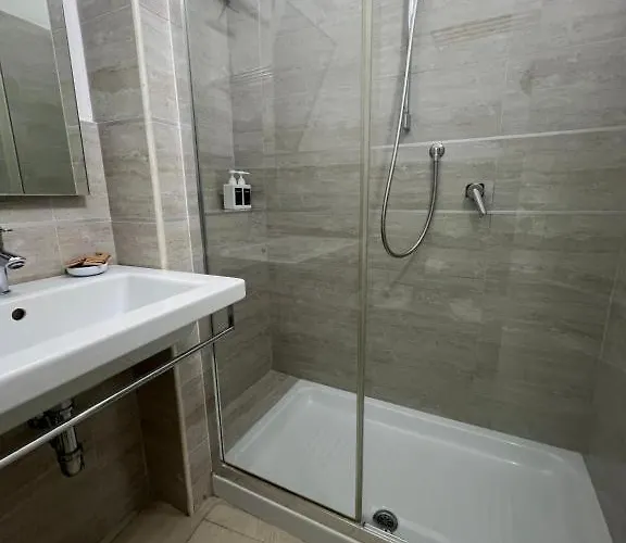 Elamar Bed & Breakfast 3*