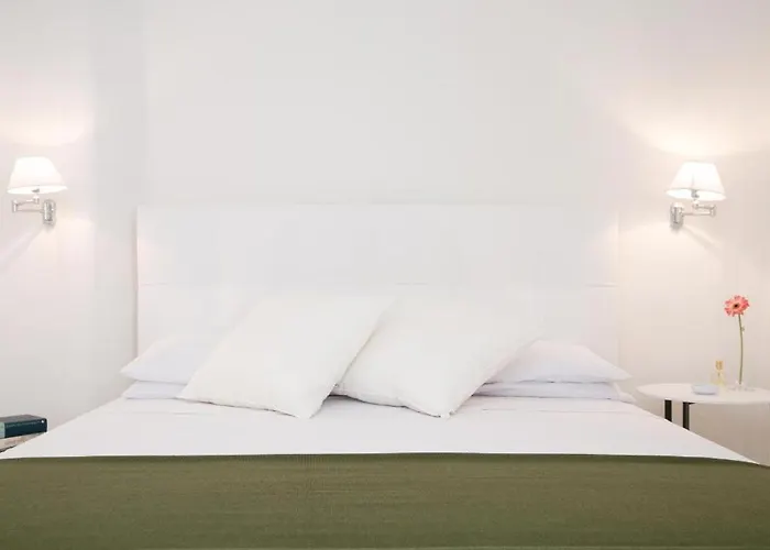 Elamar Bed & Breakfast 3*