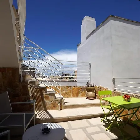 Elamar Oda ve Kahvaltı 3*